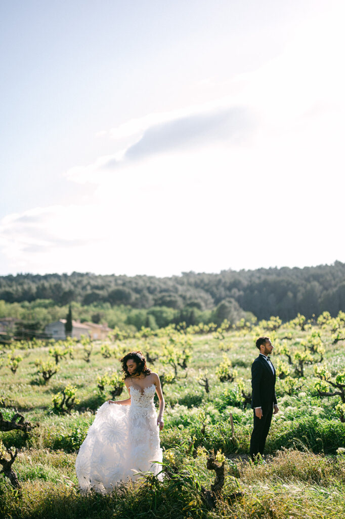 For the Reference Masterclass 2024, six duos of wedding planners and photographers from Dubai, the United States, Portugal, and France had the unique opportunity to collaborate with professional model couples at iconic Provence locations like the luxury hotel Crillon le Brave and the Château de la Tour Vaucros. With Floresie creating stunning floral decor within a glasshouse provided by Be Lounge, the participants enjoyed luxurious dining and a glamorous gala night. The jury, featuring experts from Wedding Sparrow, Magnolia Rouge, Albe Editions, and Reference, awarded prizes after a highly competitive showcase.